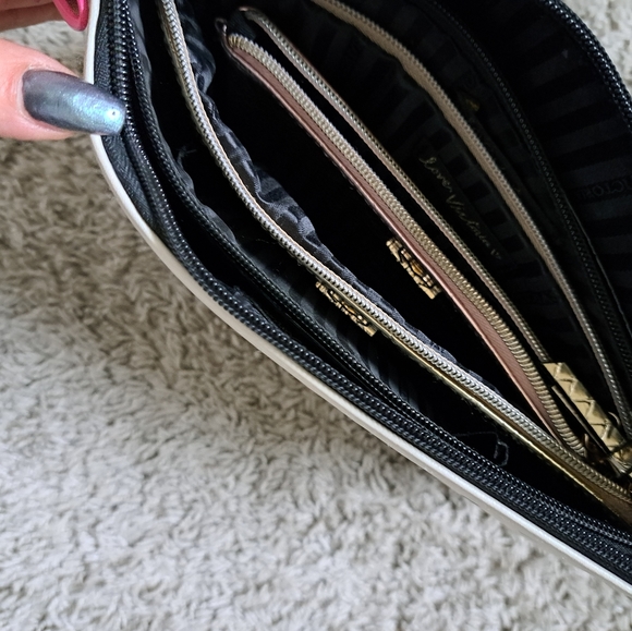 Victoria secret make up bags - Picture 3 of 3